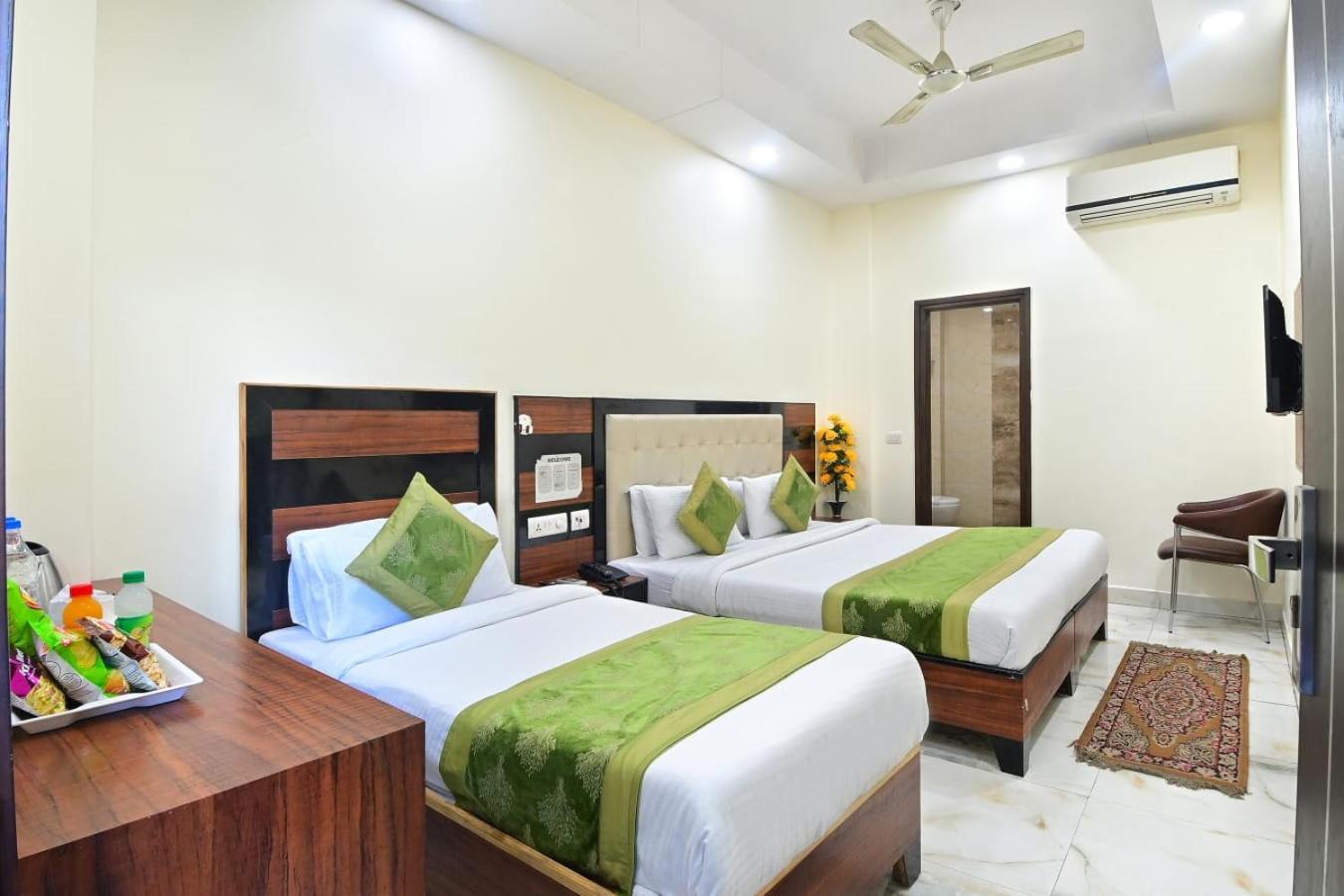 Hotel Emporio View - New Delhi Railway Station - Paharganj Eksteriør billede
